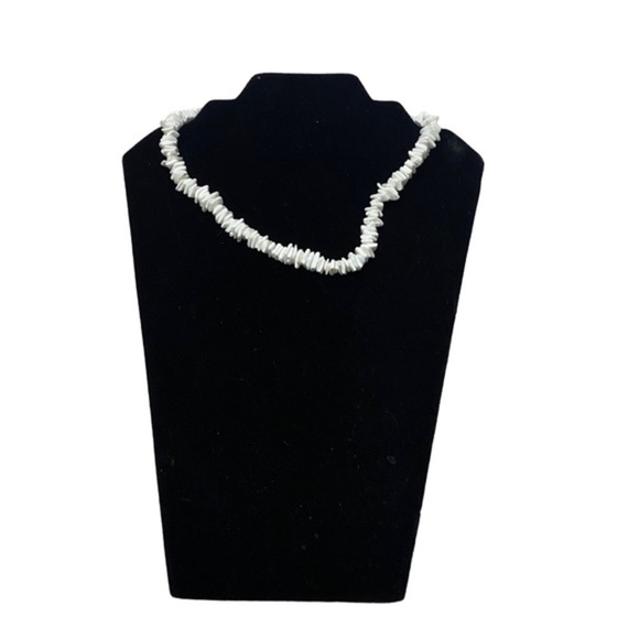 Puka Clam Clip Seashell Necklace Choker White 16in - Picture 1 of 7
